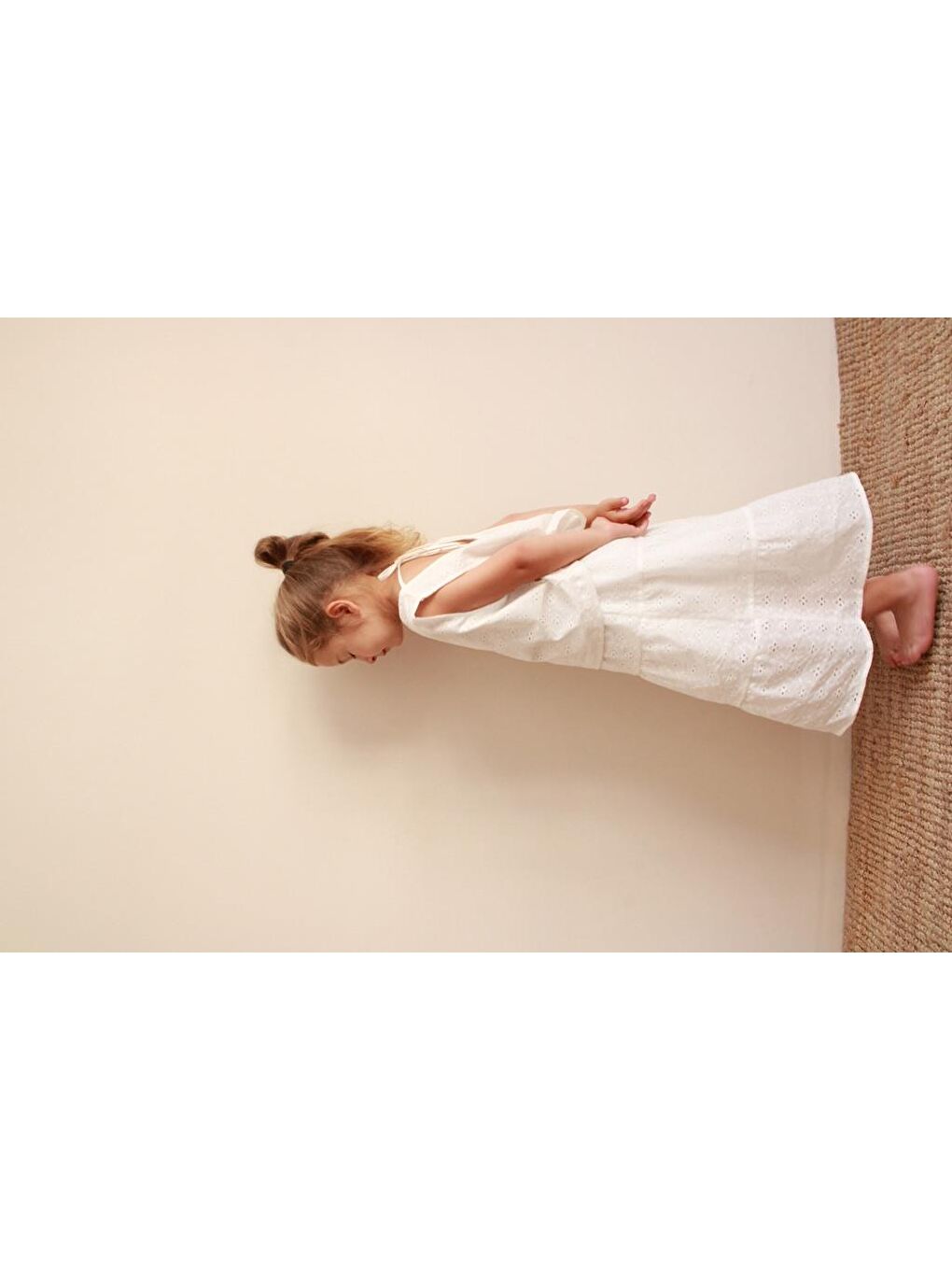 Beyaz Brodeli Sırt Bağlamalı Kız Takım-5