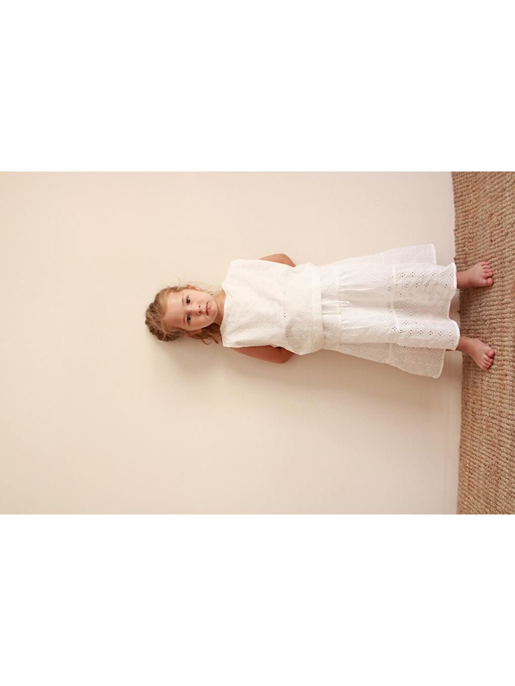 Beyaz Brodeli Sırt Bağlamalı Kız Takım-6