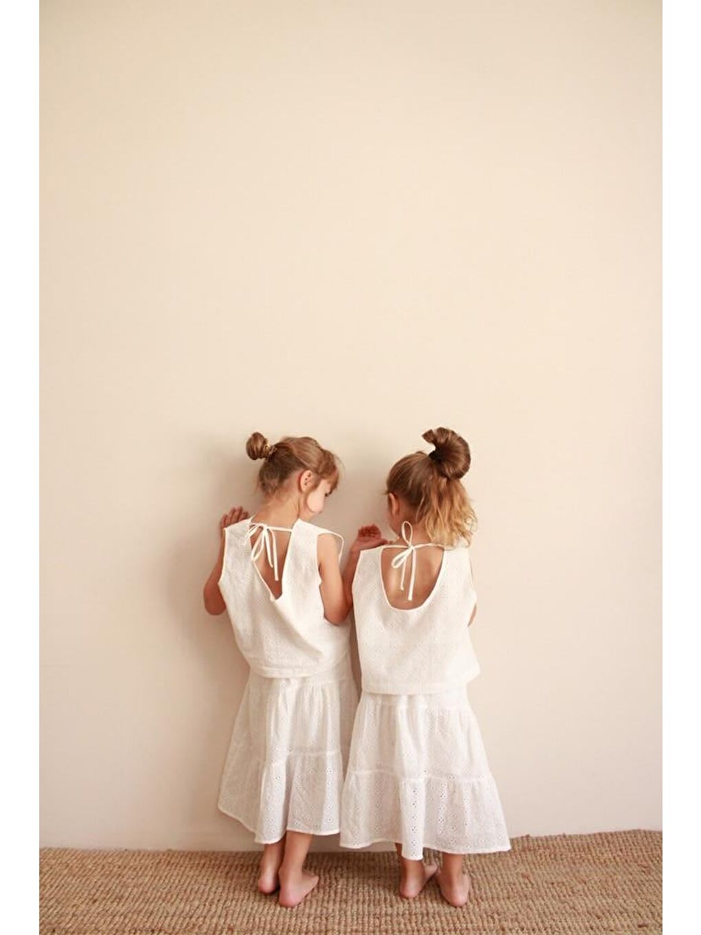 Beyaz Brodeli Sırt Bağlamalı Kız Takım-7