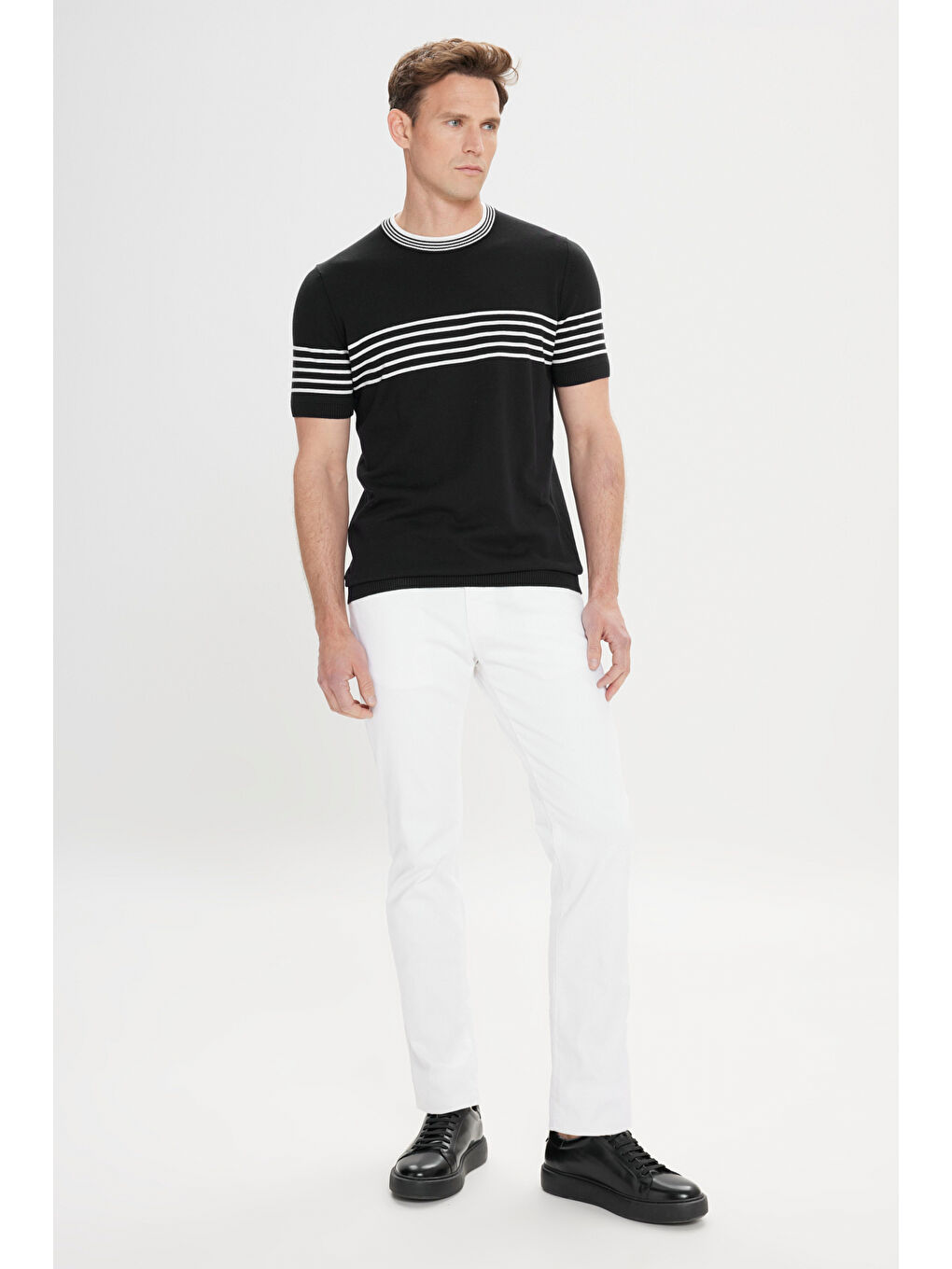 Erkek Siyah-Beyaz Standart Fit Normal Kesim %100 Pamuk Çizgili Bisiklet Yaka Triko Tişört-1