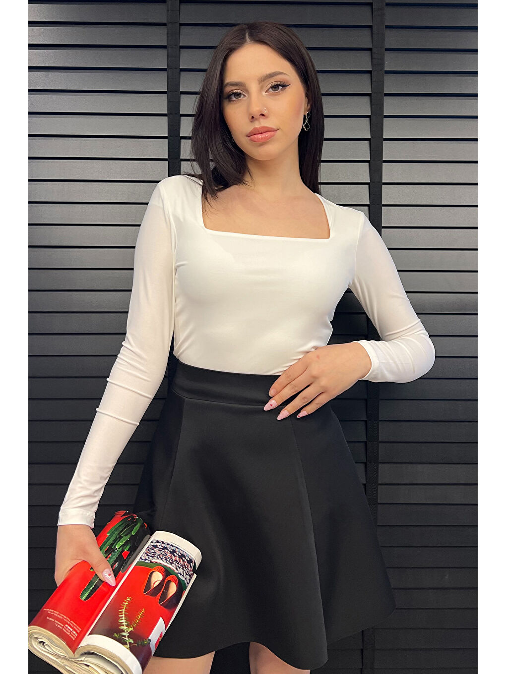 Ekru Kare Yaka Kadın Bluz