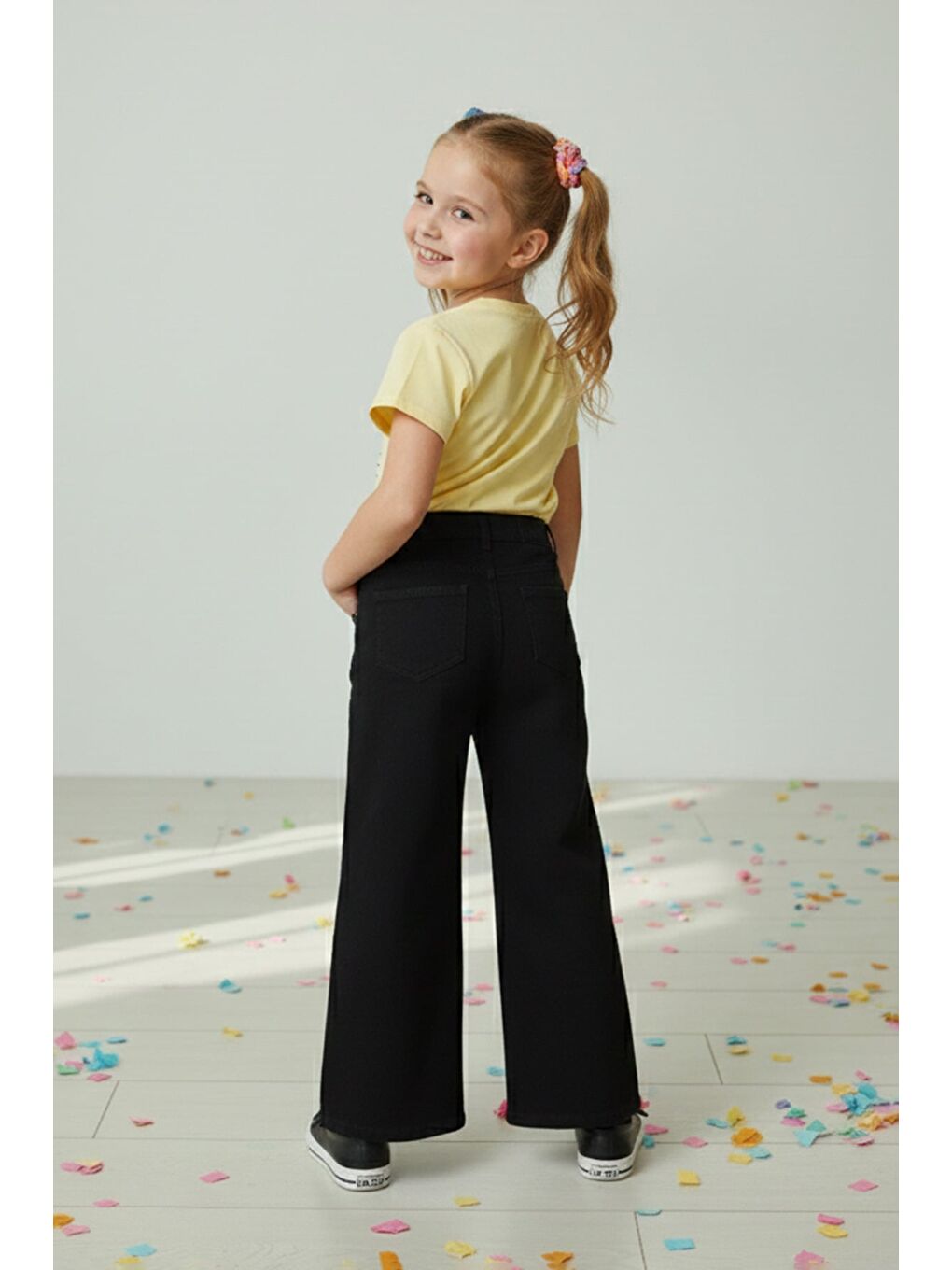 Gri %100 Pamuk Papatya Nakışlı Beli Lastikli Kız Çocuk Pantolon-1