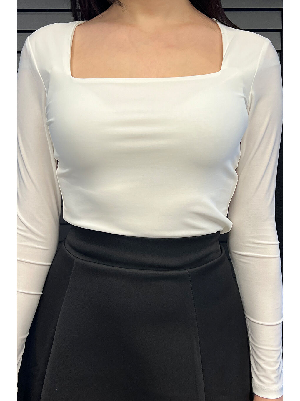 Ekru Kare Yaka Kadın Bluz-2