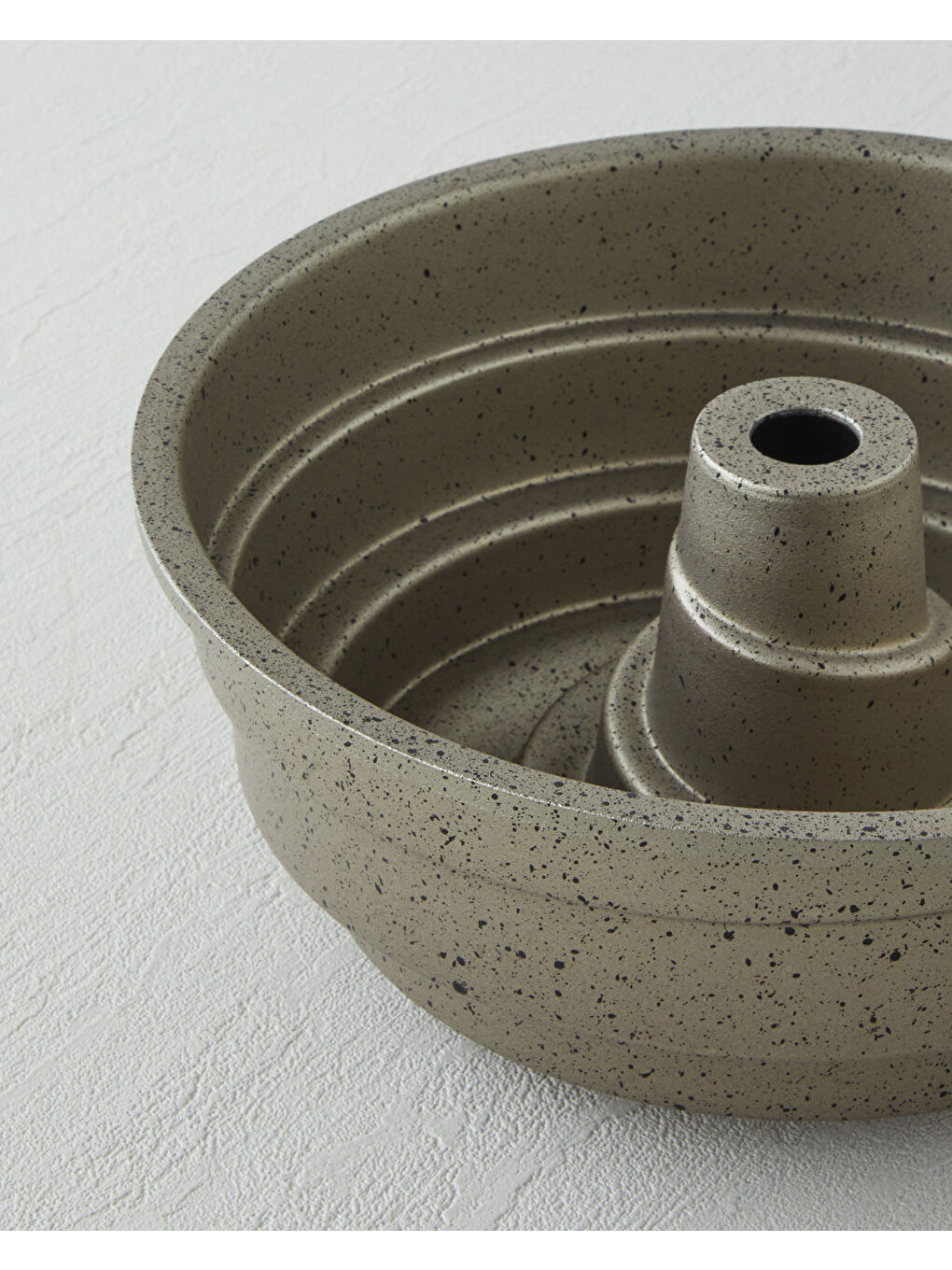 Ekru Patisserie Hazel Premium Döküm Yuvarlak Kek Kalıbı 25 cm-2