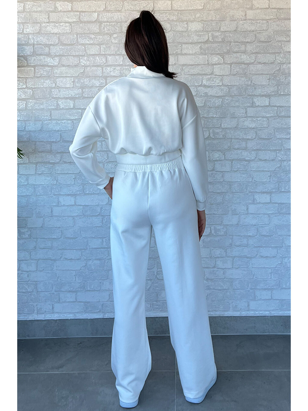 Ekru Kadın Scuba Kumaş Kabartma Yazı Baskılı Crop Top Eşofman Takımı-2