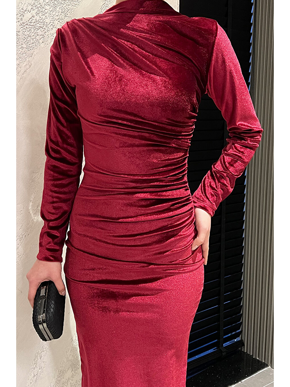 Mürdüm Kadın Dik Yaka Omuz Ve Bel Büzgülü Elastanlı Kadife Elbise-2