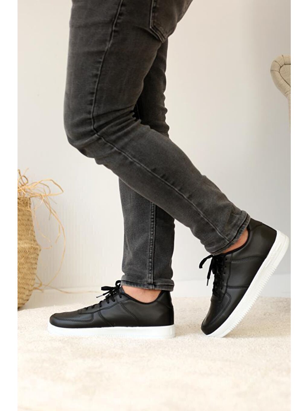 Siyah Rahat Taban Bağcıklı Kadın Sneaker AIR777-1