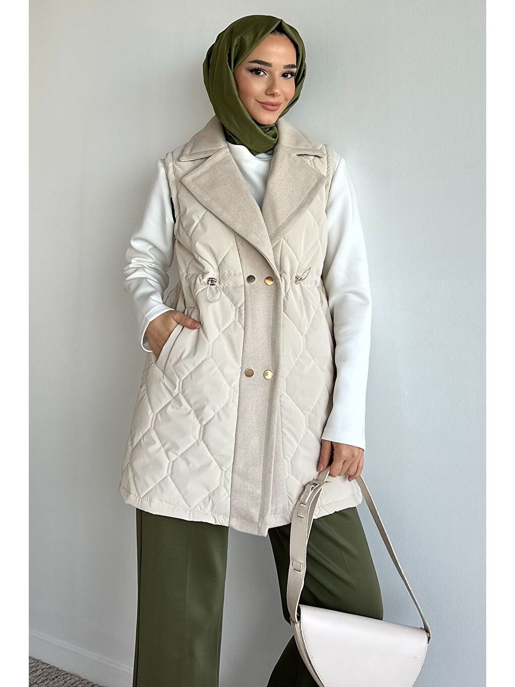 Bej Astarlı Bel Lastikli Kapitoneli Tesettür Şişme Yelek-2