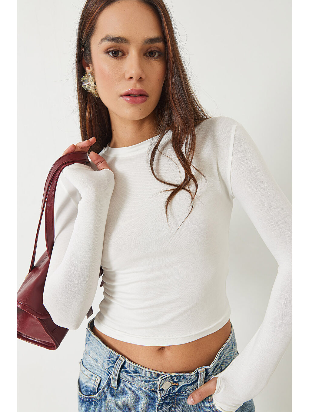 Beyaz Kadın Parmak Geçirmeli Bisiklet Yaka Uzun Kol Modal Bluz
