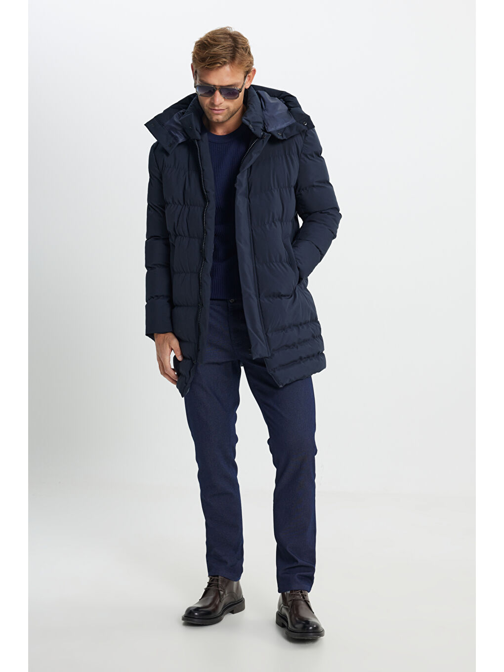 Erkek Lacivert Standart Fit Normal Kesim Çıkma Kapüşon Dik Yaka Yan Cepli Kaban-1