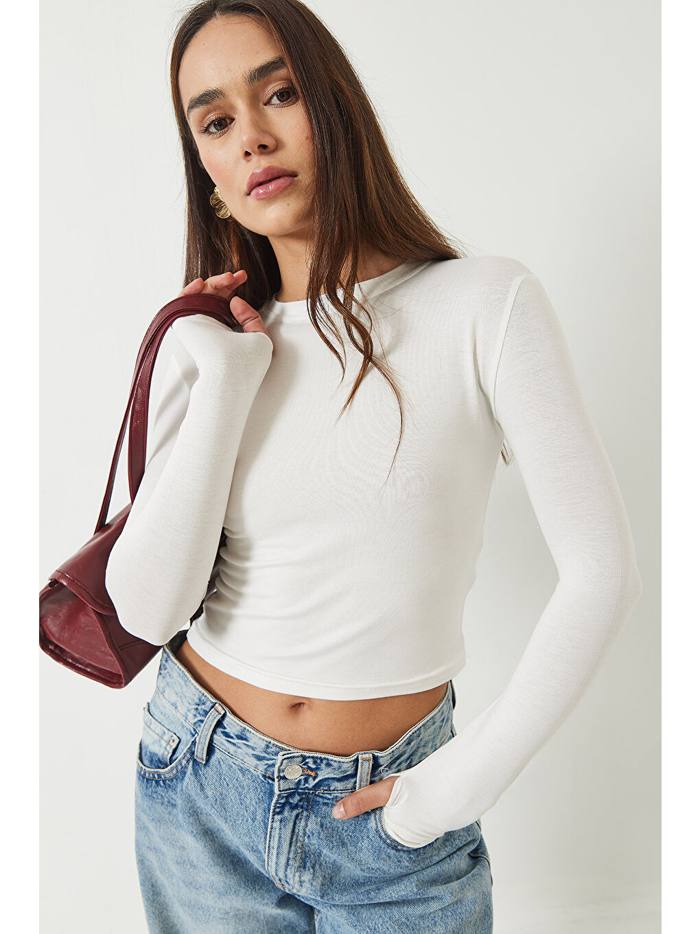 Beyaz Kadın Parmak Geçirmeli Bisiklet Yaka Uzun Kol Modal Bluz-1