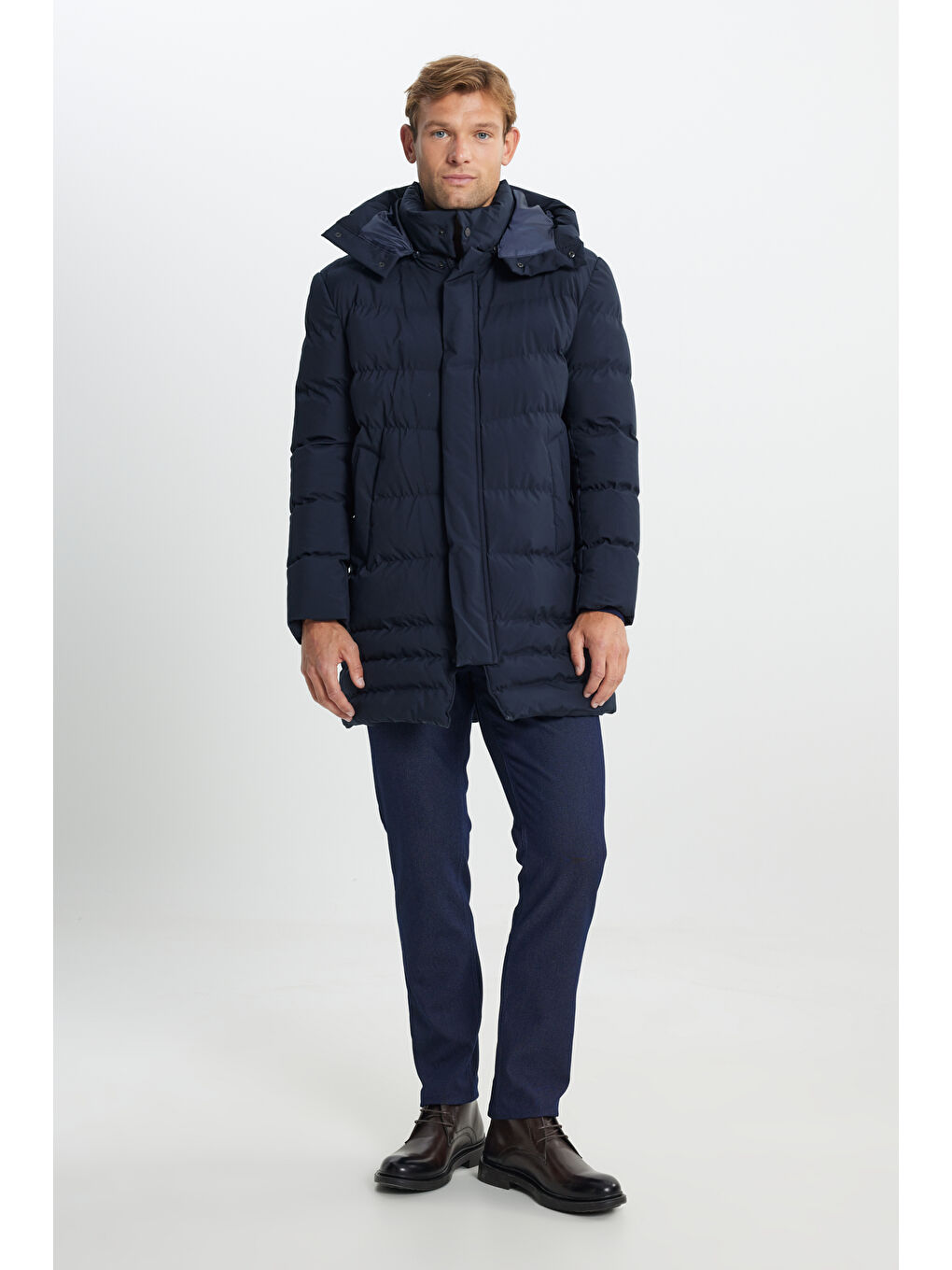 Erkek Lacivert Standart Fit Normal Kesim Çıkma Kapüşon Dik Yaka Yan Cepli Kaban-2