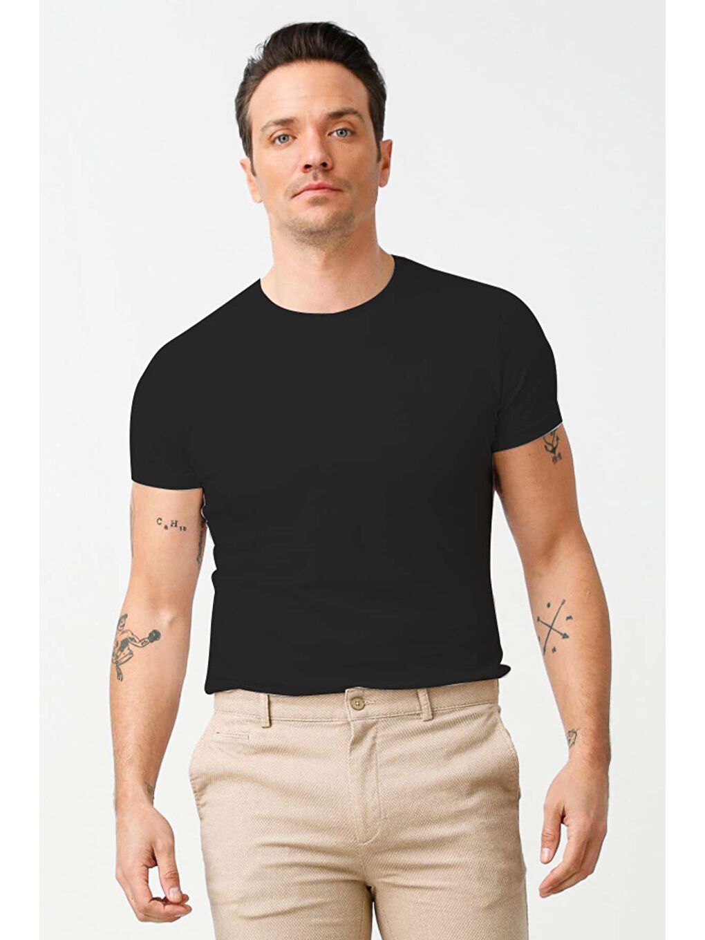 Siyah Dar Kalıp Bisiklet Yaka Düz Kısa Kollu  %100 Pamuk Tişört