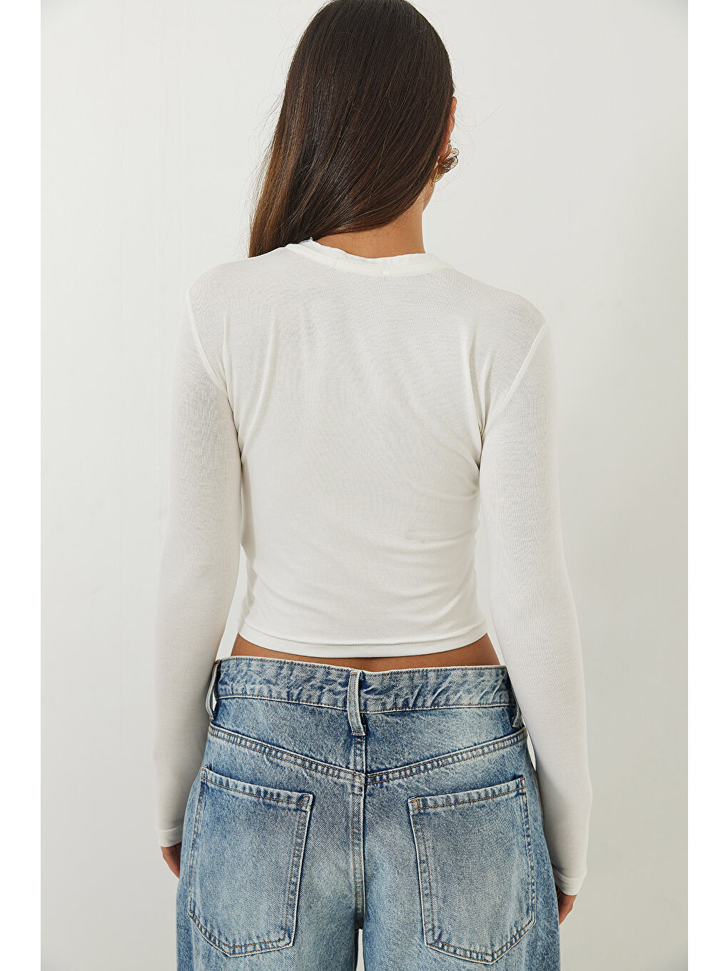 Beyaz Kadın Parmak Geçirmeli Bisiklet Yaka Uzun Kol Modal Bluz-6