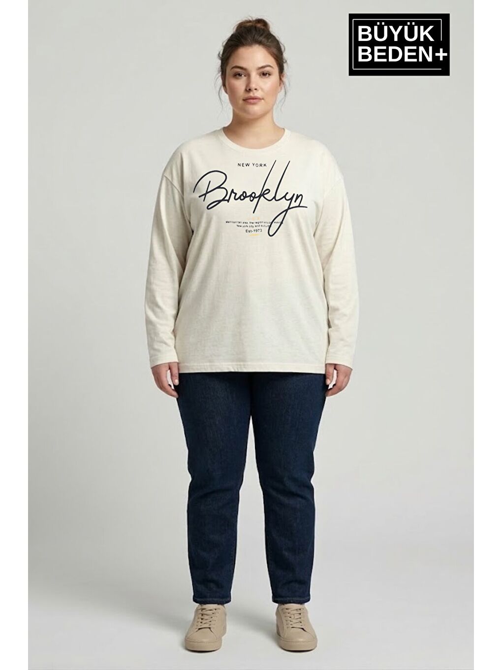 Ekru Kadın Büyük Beden El Yazılı Brooklyn Baskılı 2 İplik Bisiklet Yaka Tişört SPR26BTSK942-6