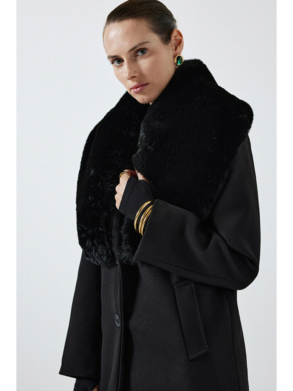 Siyah Yakası Kürklü Kaşe Kaban-1