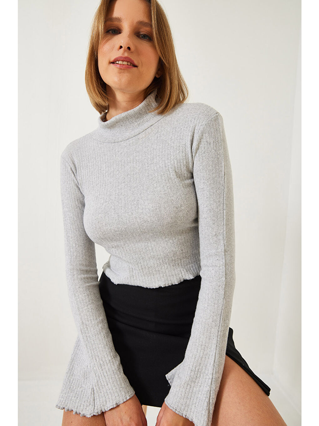 Gri Kadın Yarım Balıkçı Yaka Bluz-3