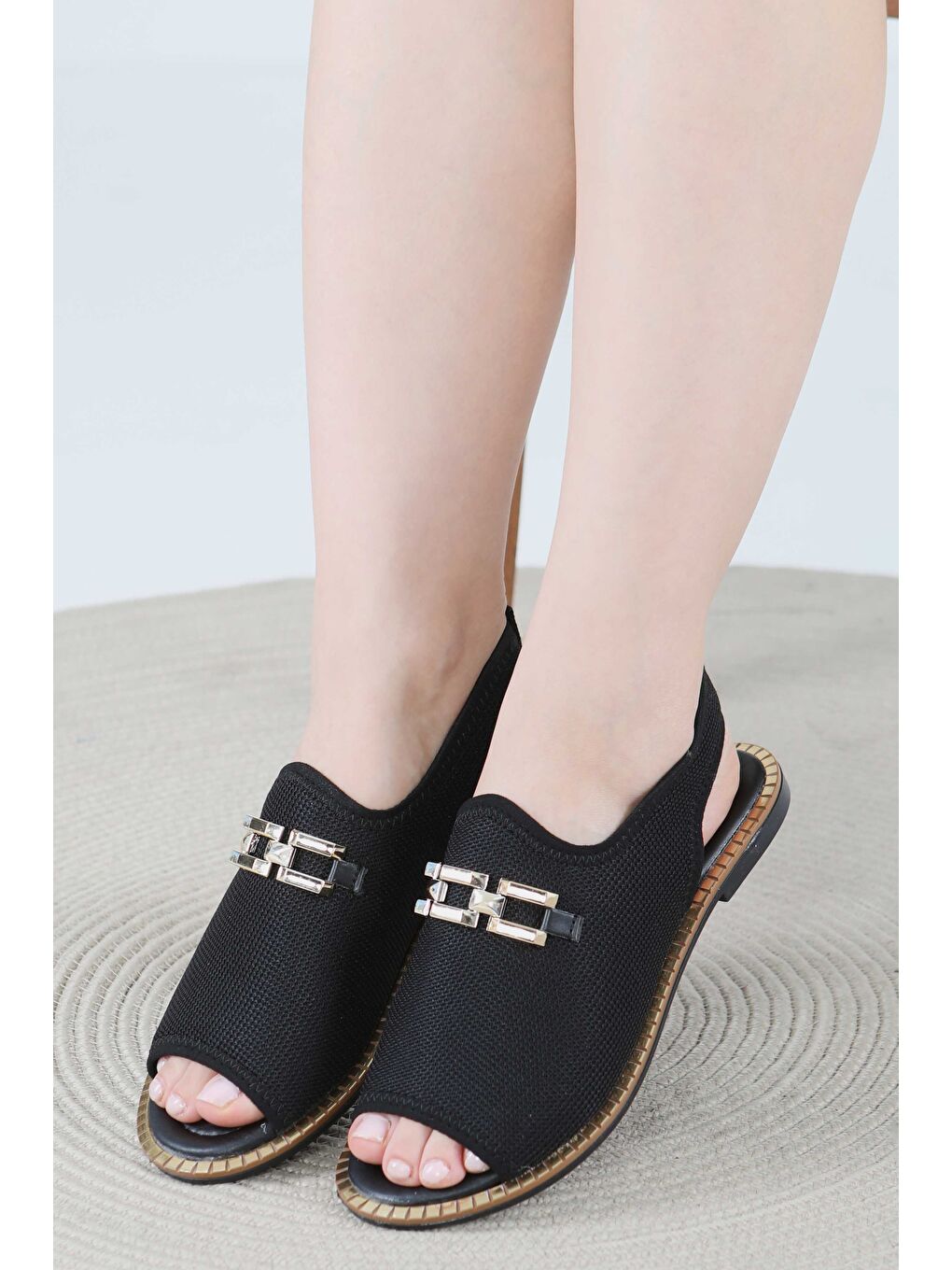 Kadın Siyah Tokalı Sandalet - 27443-1