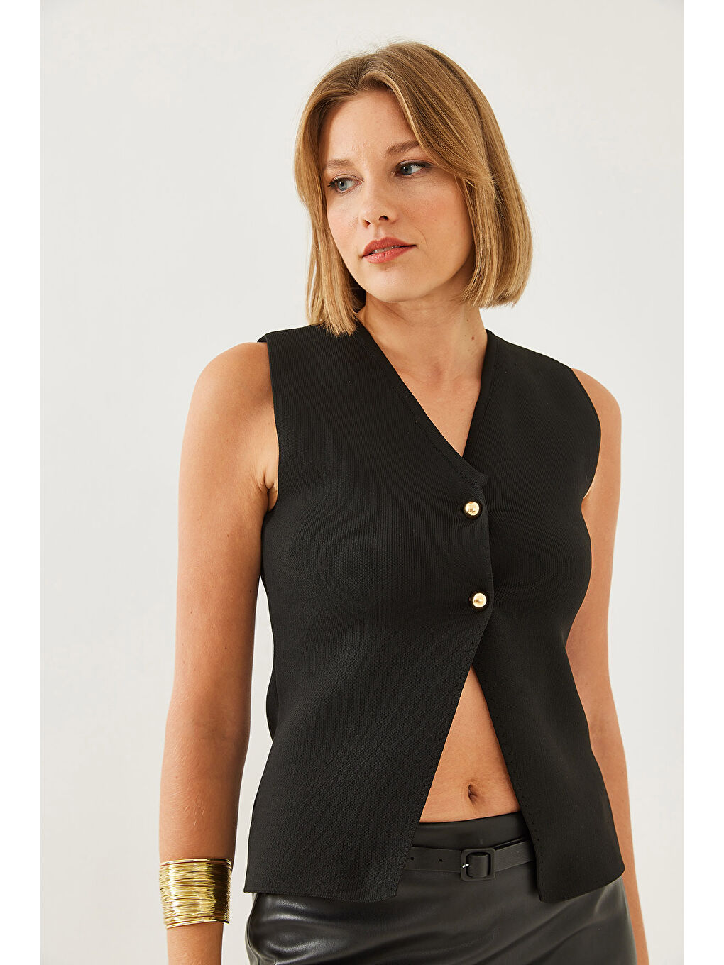 Siyah Kadın İki Düğmeli Triko Yelek-6