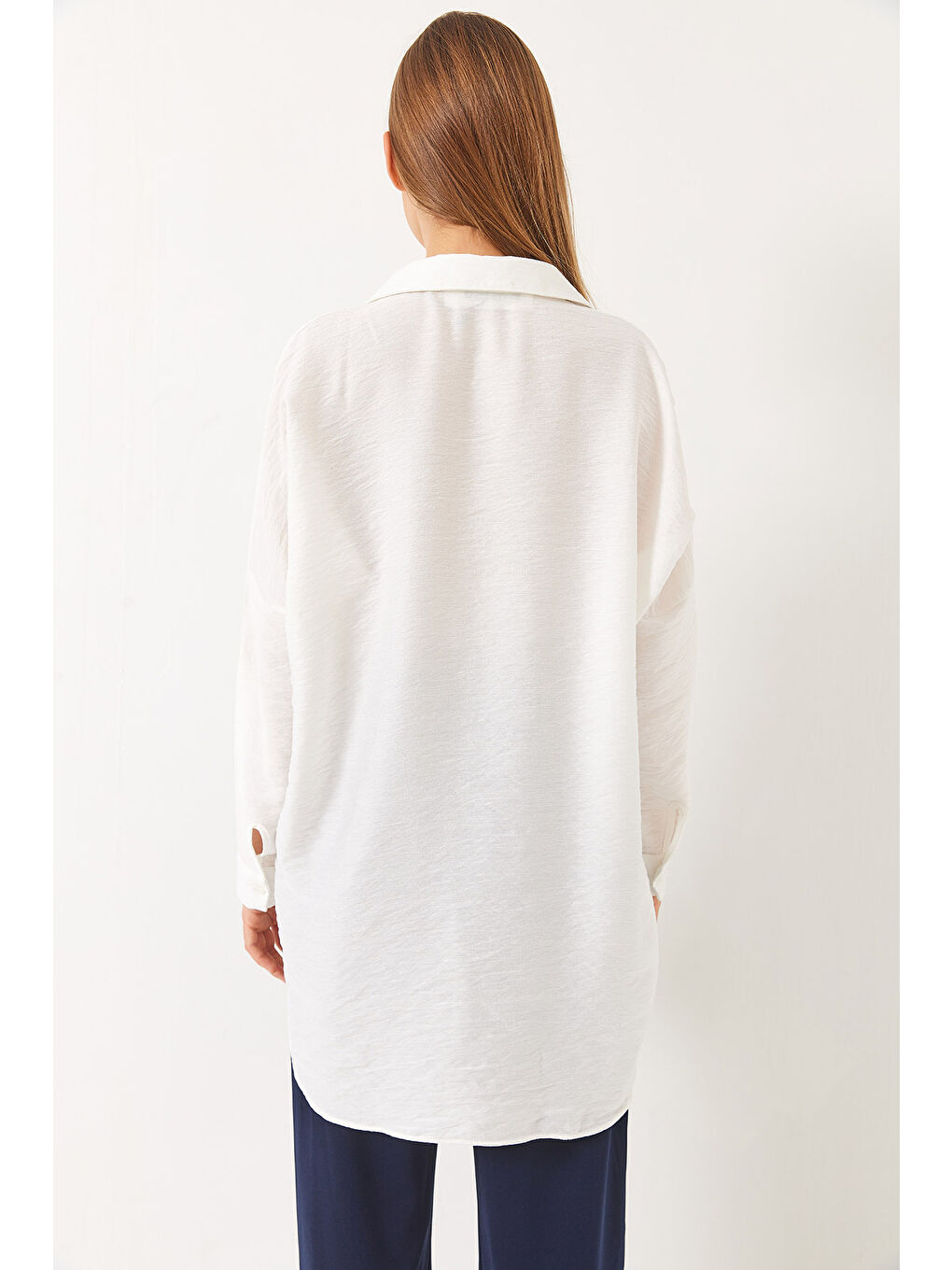 Beyaz Kadın Boncuk Taş Kalp İşlemeli Oversize Gömlek-6