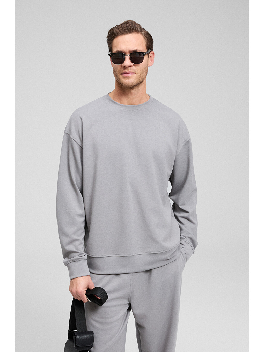 Vıento Erkek Bisiklet Yaka Uzun Kollu Regular Fit Gri Sweatshirt-1