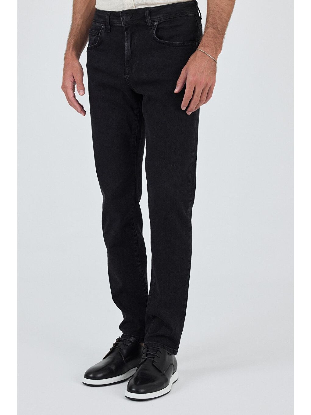 Siyah Gabardin 5 Cep Düz Paça Casual Slim Fit Pamuklu Denim Pantolon 1023250151-1