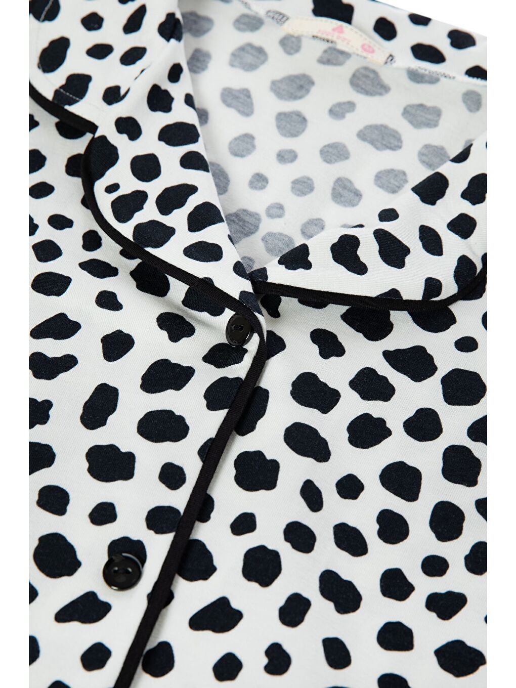 Siyah Kadın Pamuklu Dalmaçya Desenli Gömlek Yakalı Şortlu Pijama Takımı-1