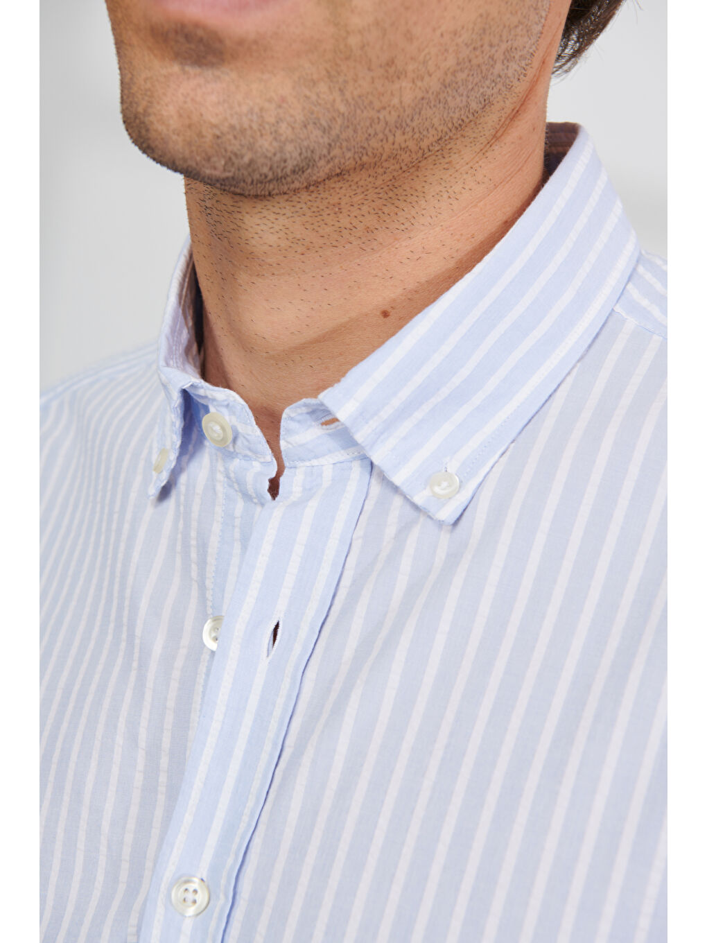 Erkek Mavi-Beyaz Slim Fit Dar Kesim Düğmeli Yaka %100 Pamuk Çizgili Gömlek-2