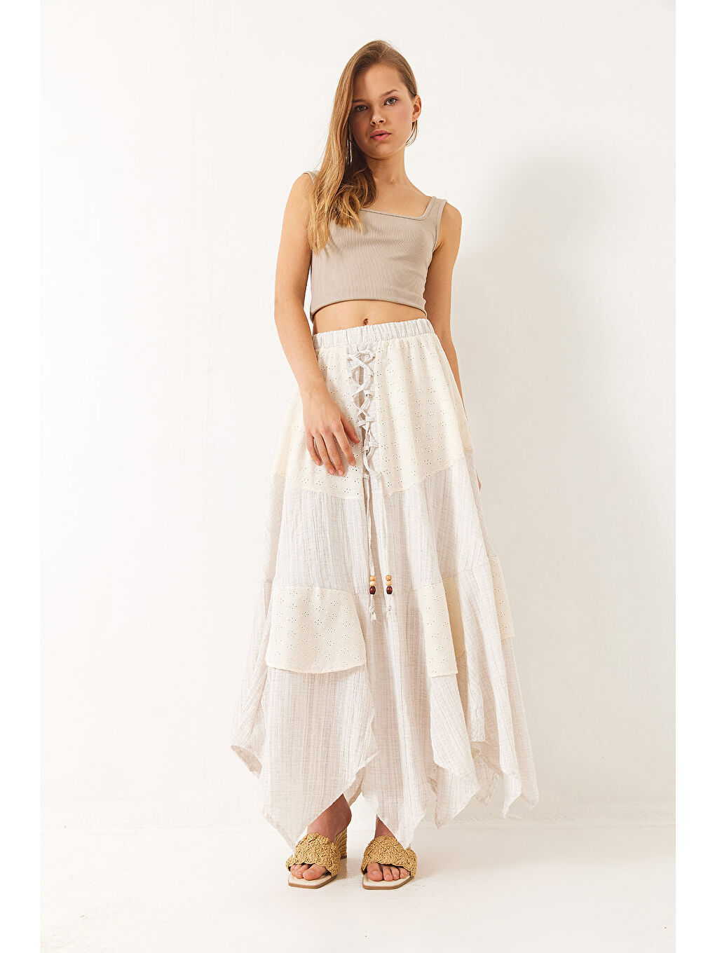 Ekru Kadın Brode Parçalı Astarlı Asimetrik Etek-2