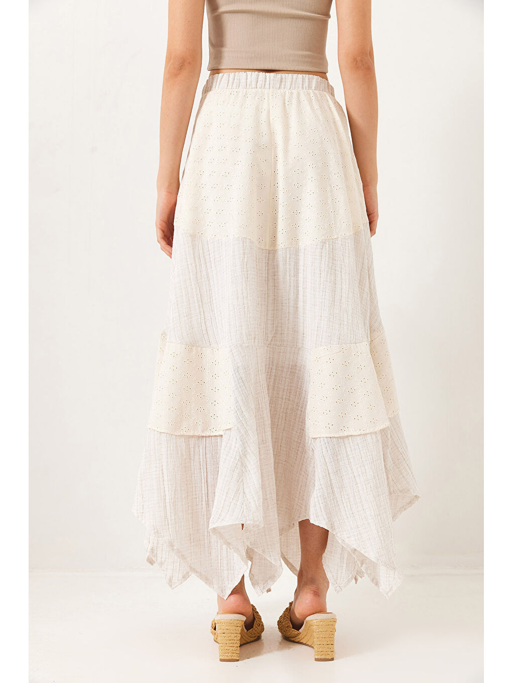 Ekru Kadın Brode Parçalı Astarlı Asimetrik Etek-7