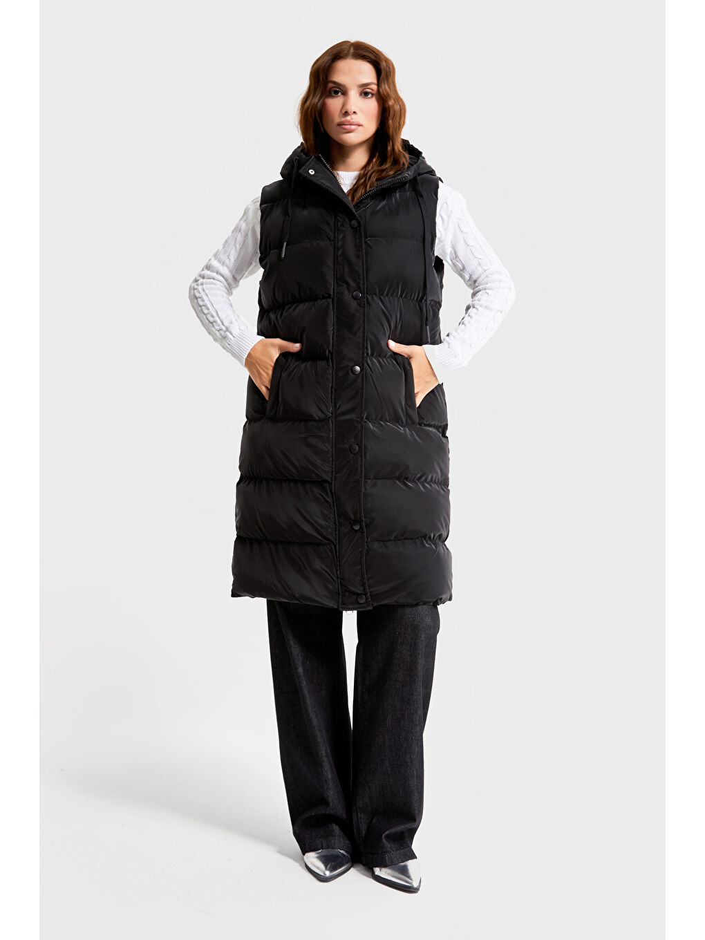 Kadın Siyah Renk Kapüşonlu Şişme Uzun Yelek-1