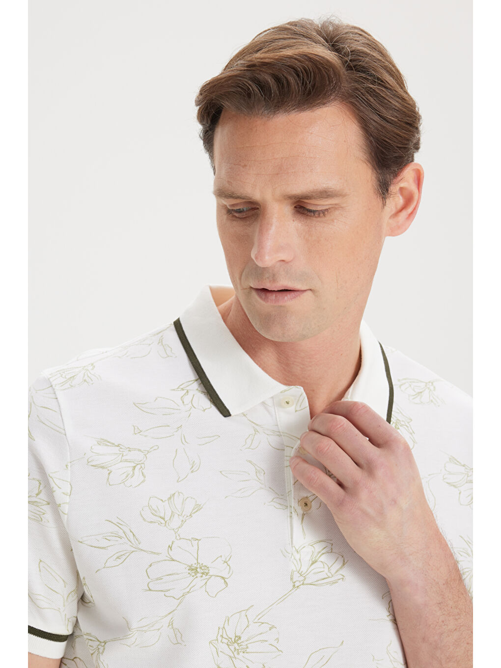 Erkek Beyaz-Haki Slim Fit Dar Kesim %100 Pamuk Çiçek Baskılı Polo Yaka Tişört-2