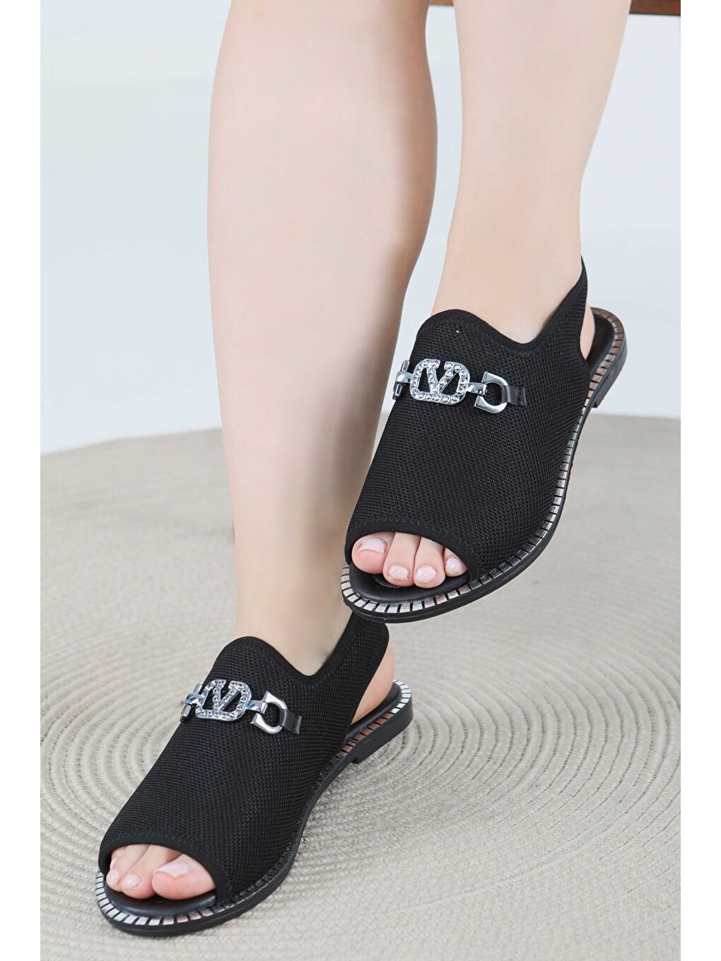 Kadın Siyah Tokalı Sandalet - 27441-1