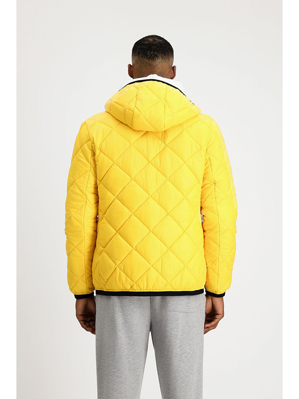 Sarı Kapüşonlu Kapitone Spor Şişme Mont-4