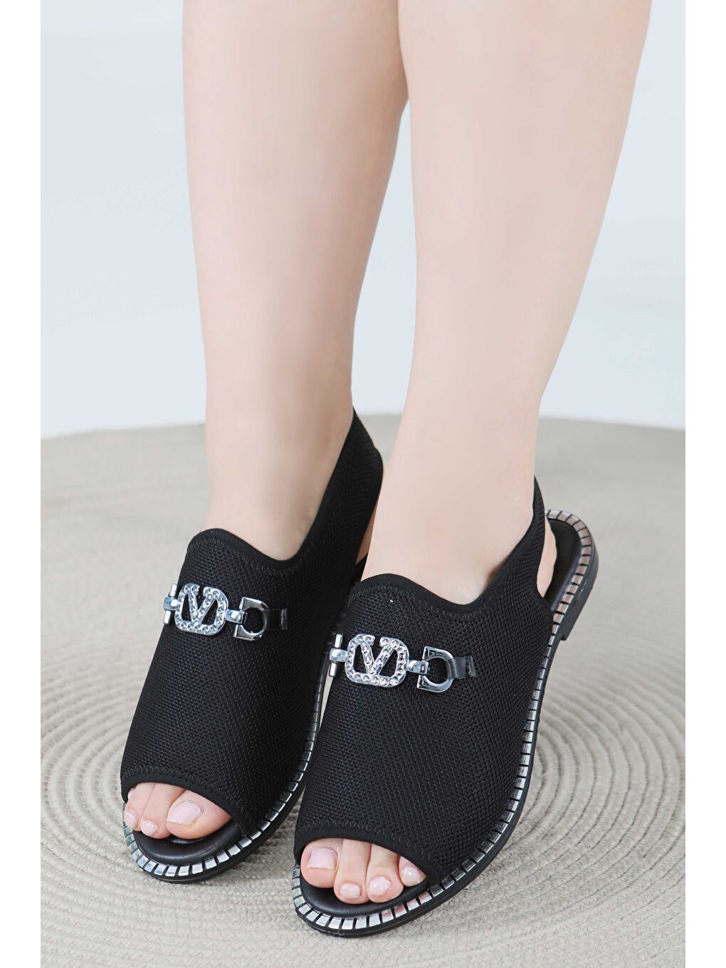 Kadın Siyah Tokalı Sandalet - 27441-2