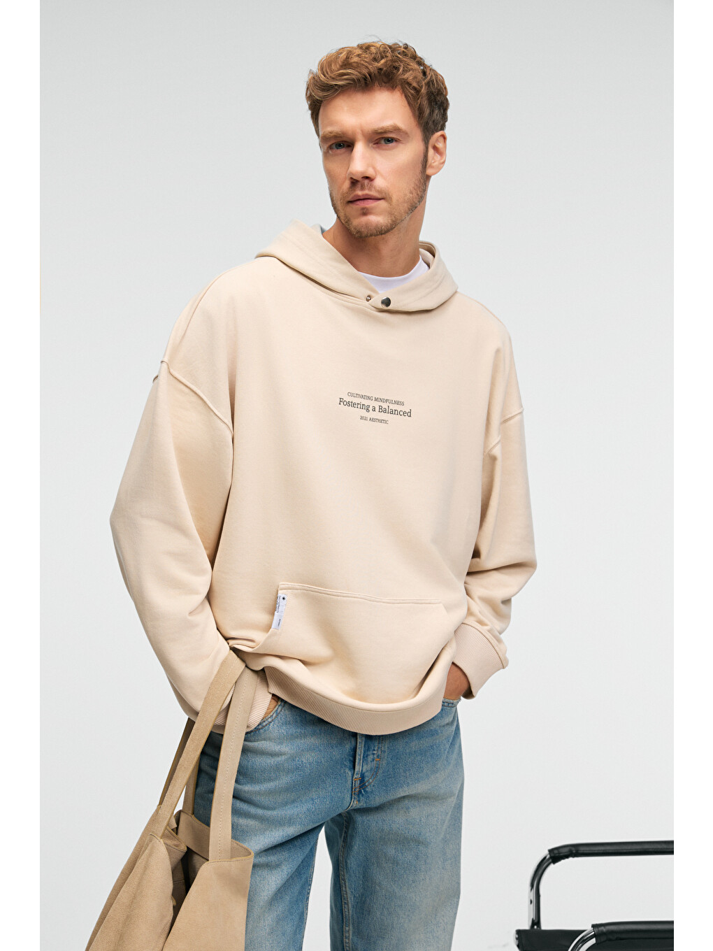 Ekru Clay Erkek %100 Pamuk Kapüşonlu Çıtçıtlı Baskılı Cebi Süs Etiketli Krem Sweatshirt