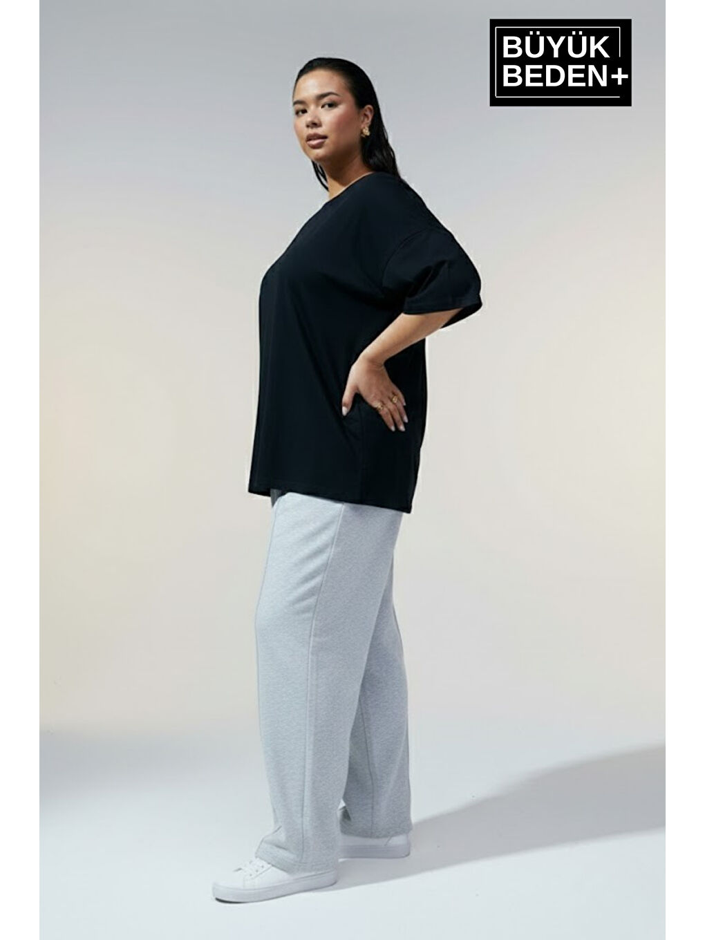 Siyah Büyük Beden Kadın Basic Tişört – Pamuklu Düz T-Shirt 3XL-6XL SPR26BTSK10-1