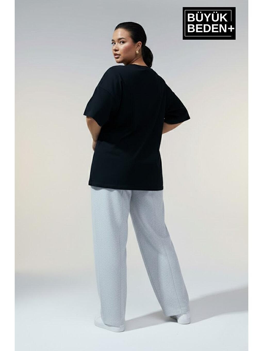 Siyah Büyük Beden Kadın Basic Tişört – Pamuklu Düz T-Shirt 3XL-6XL SPR26BTSK10-2