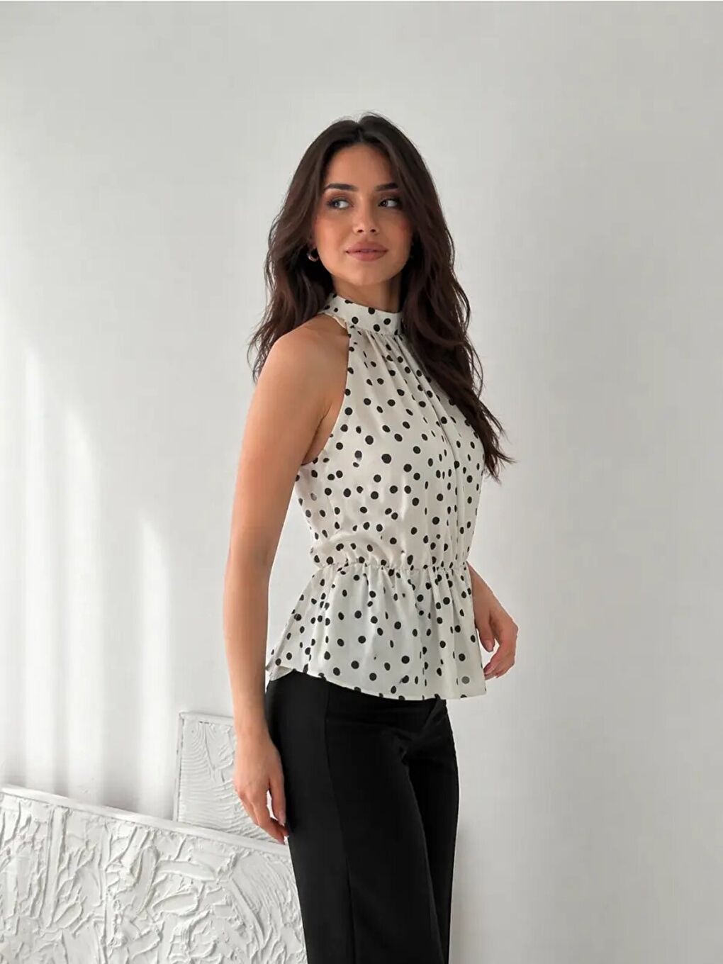 Beyaz Puantiyeli Halter Yaka Bluz-1
