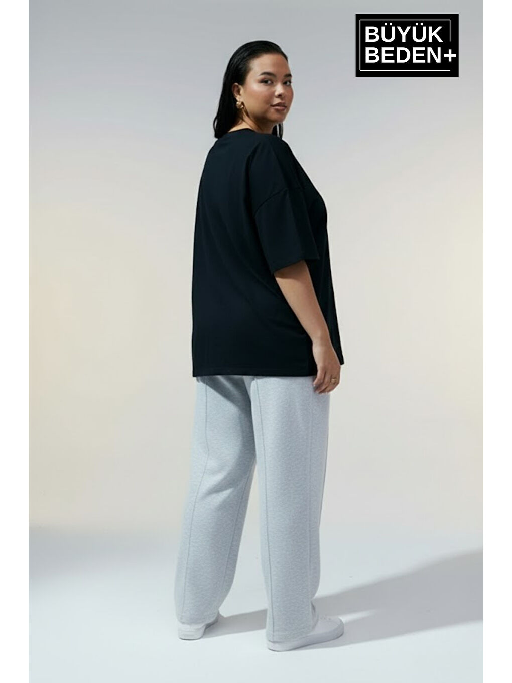 Siyah Büyük Beden Kadın Basic Tişört – Pamuklu Düz T-Shirt 3XL-6XL SPR26BTSK10-3