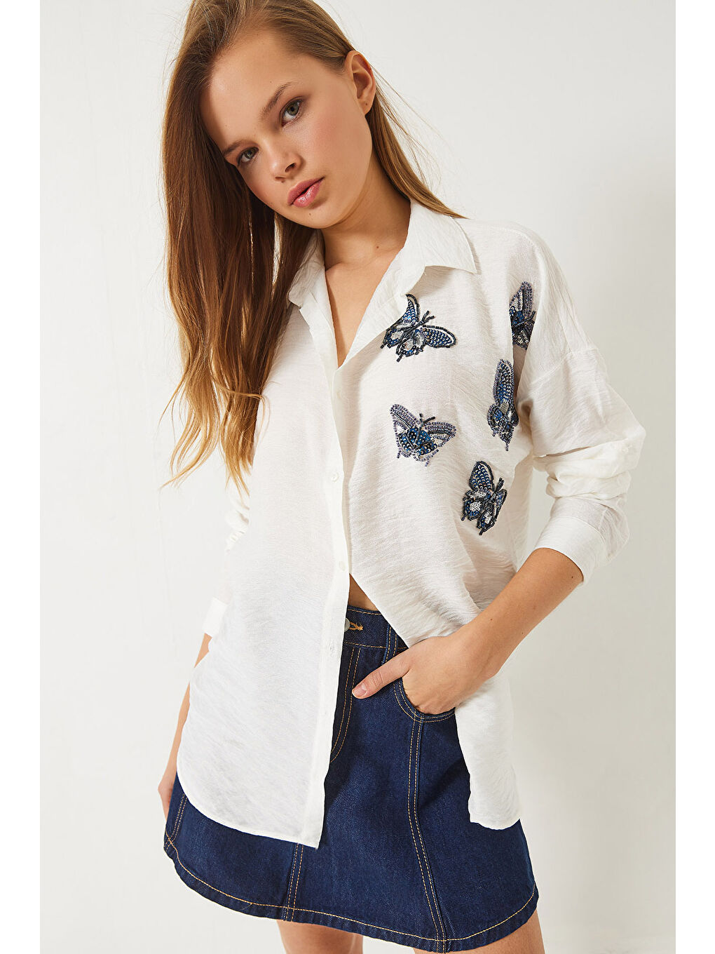 Beyaz Kadın Kelebek Boncuk Taş İşlemeli Aerobin Oversize Gömlek