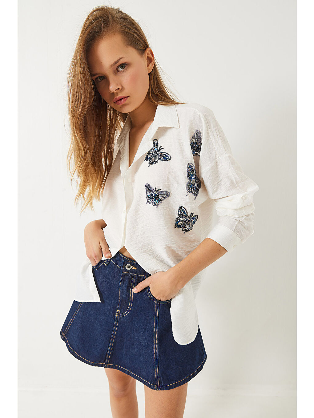 Beyaz Kadın Kelebek Boncuk Taş İşlemeli Aerobin Oversize Gömlek-4