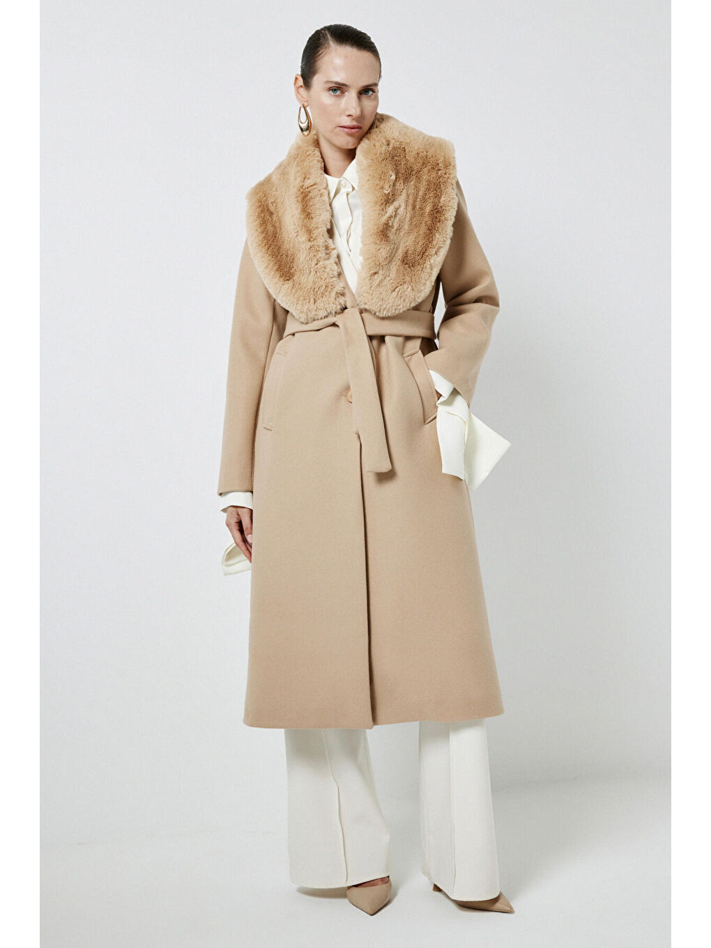 Bej Yakası Kürklü Kaşe Kaban-1