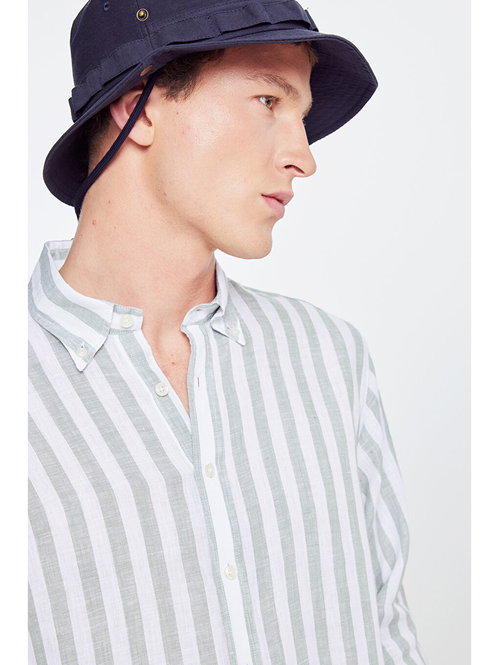 Erkek Haki-Beyaz %100 Keten Comfort Fit Rahat Kesim Düğmeli Yaka Çizgili Gömlek-3