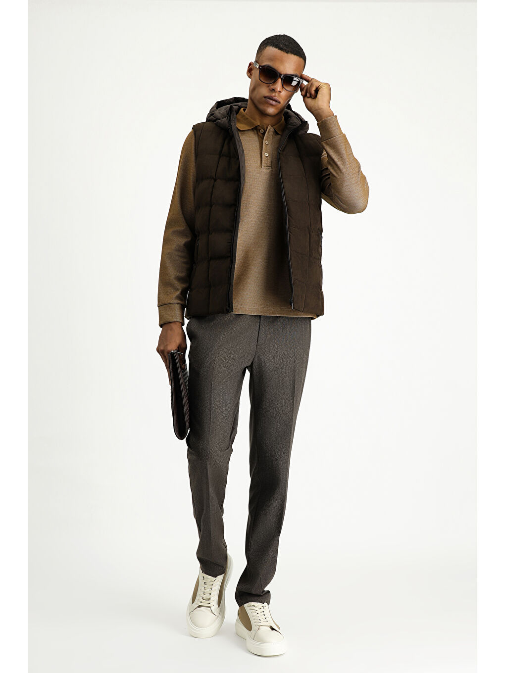 Kahverengi Slim Fit Dar Kesim Kapüşonlu Spor Yelek-1