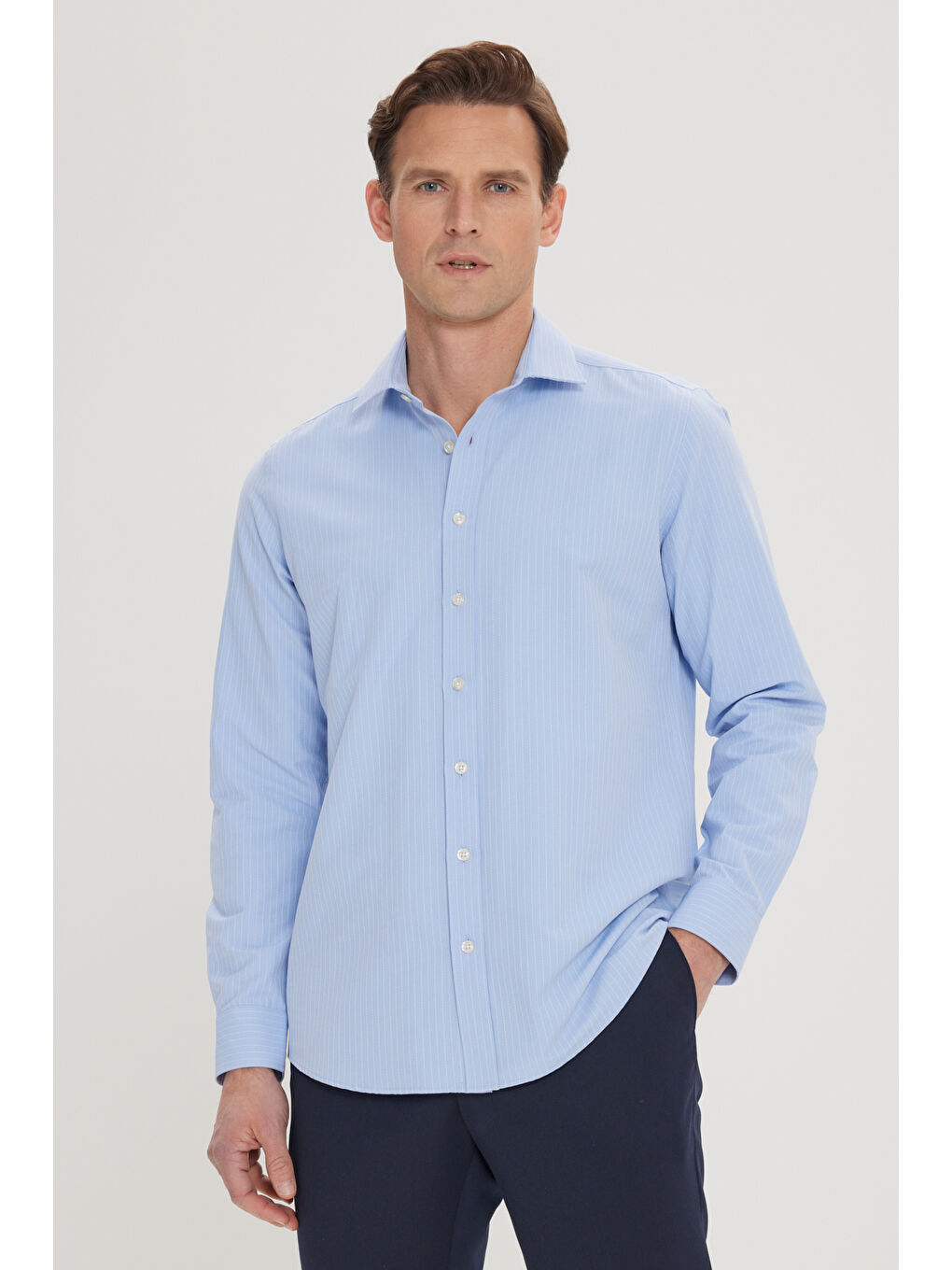 Erkek Açık Mavi Pamuklu Slim Fit Dar Kesim Çizgili Klasik Yaka Gömlek