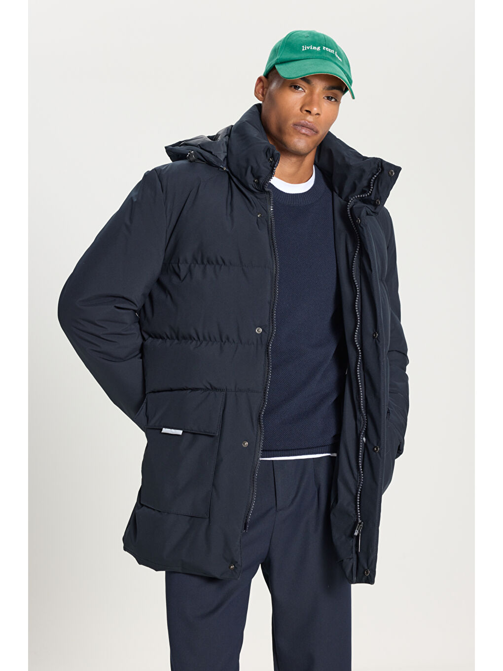 Erkek Lacivert Standart Fit Normal Kesim Çıkma Kapüşon Dik Yaka Torba Cepli Kaban-3