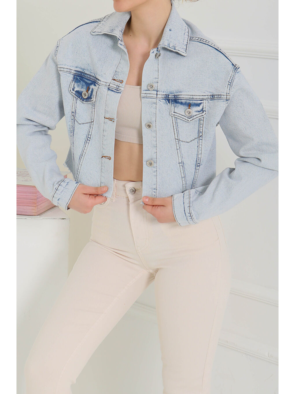 Kadın Çift Cepli Lazer Kesim Crop Jean Ceket Acik Mavi   26582-2