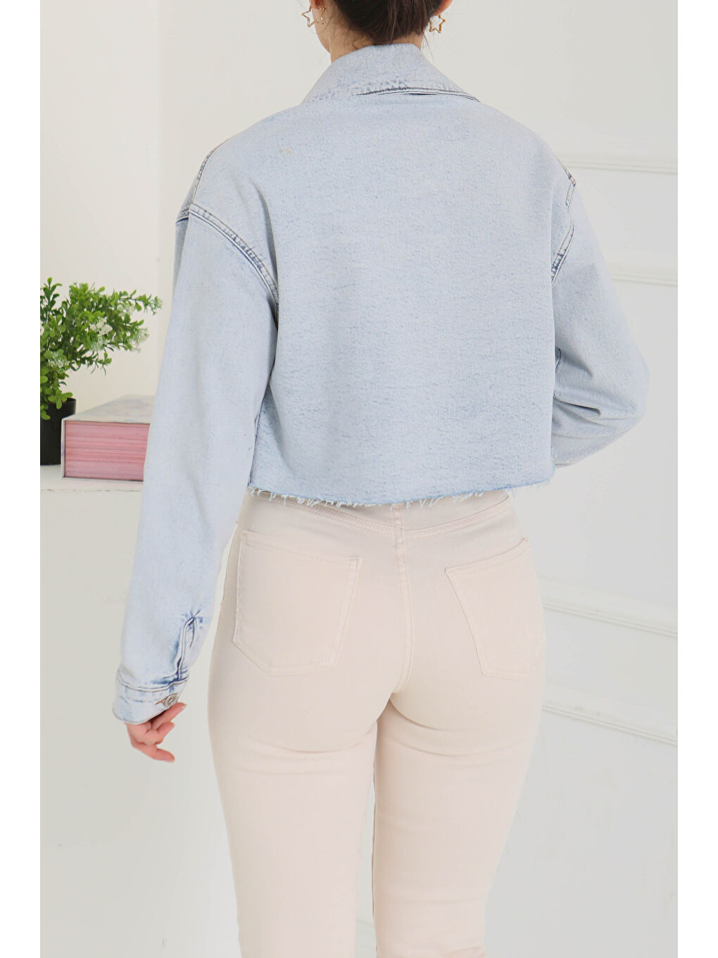 Kadın Çift Cepli Lazer Kesim Crop Jean Ceket Acik Mavi   26582-5