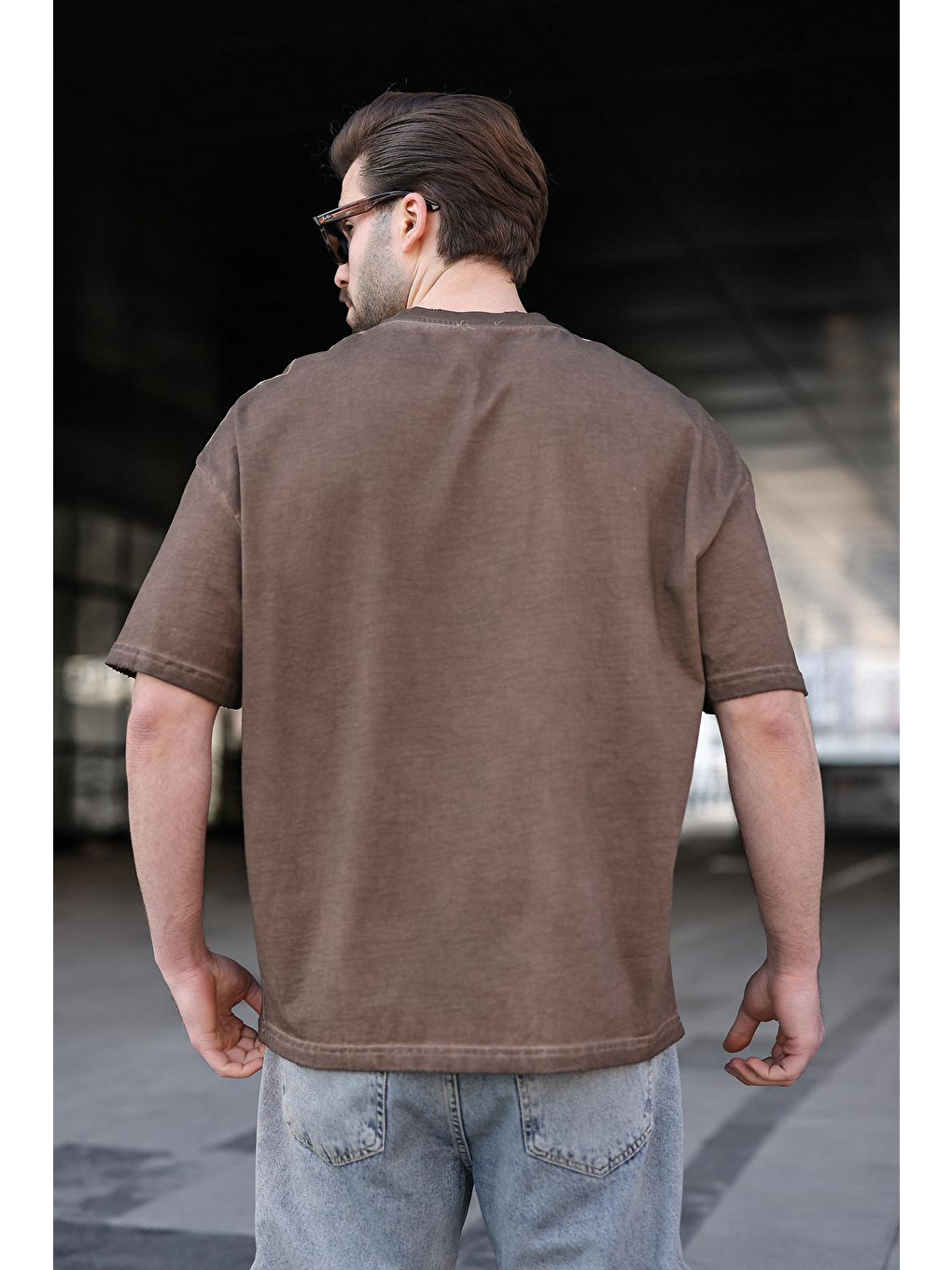 Kahverengi %100 Pamuklu Bisiklet Yaka Oversize Erkek Tişört E7177-1